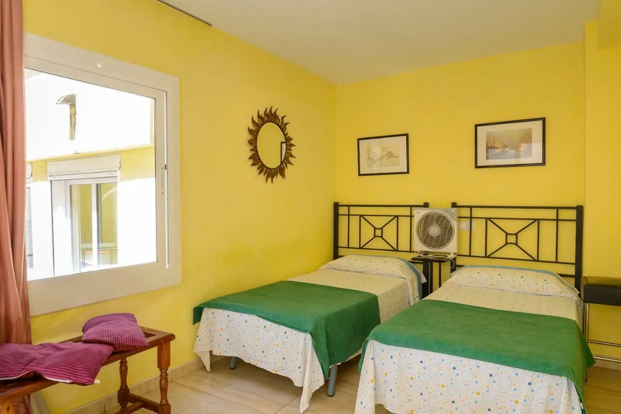 Apartamentos Senia Lloret de Mar 0*,  Španělsko