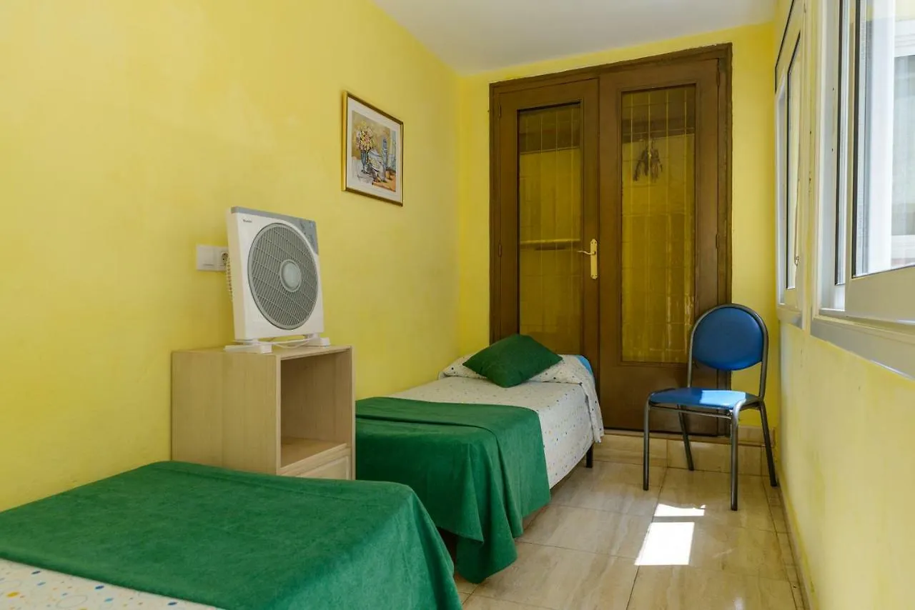 Apartamentos Senia Lloret de Mar 0*,  Španělsko