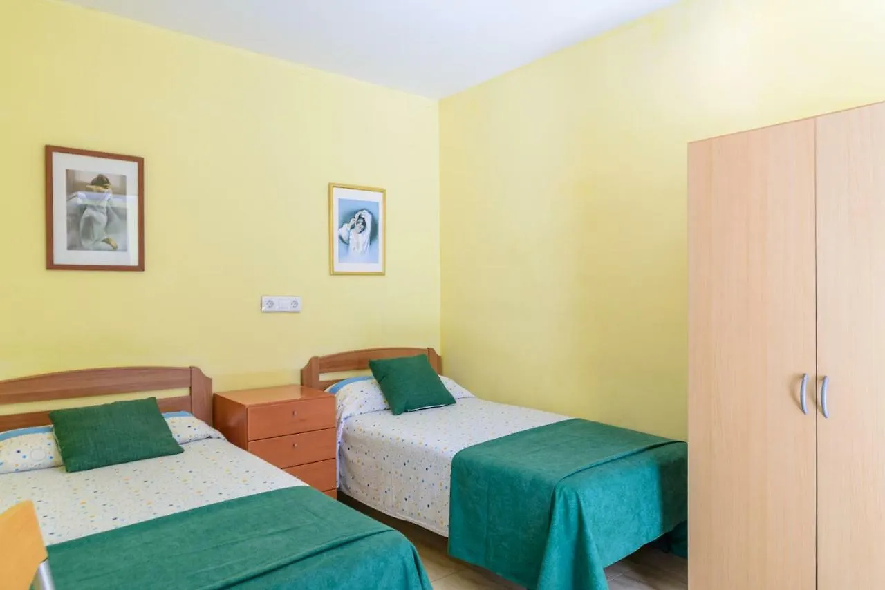 Apartamentos Senia Lloret de Mar 0*,  Španělsko